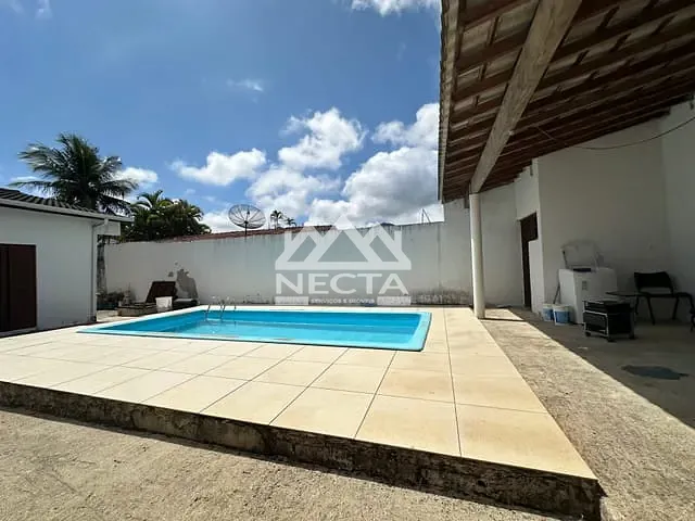 Casa com 300m² 2 quartos e 1 banheiro, à venda, no bairro Martim de Sá em Caraguatatuba