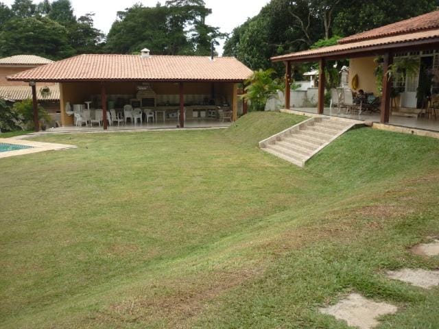 Casa com 4000m² 4 quartos e 4 banheiros, à venda, no bairro Chácara Represinha em Cotia