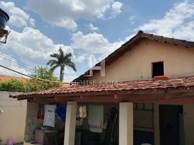 Casa com 360m² 3 quartos e 2 banheiros, à venda, no bairro Jardim Mont Serrat em Aparecida de Goiânia