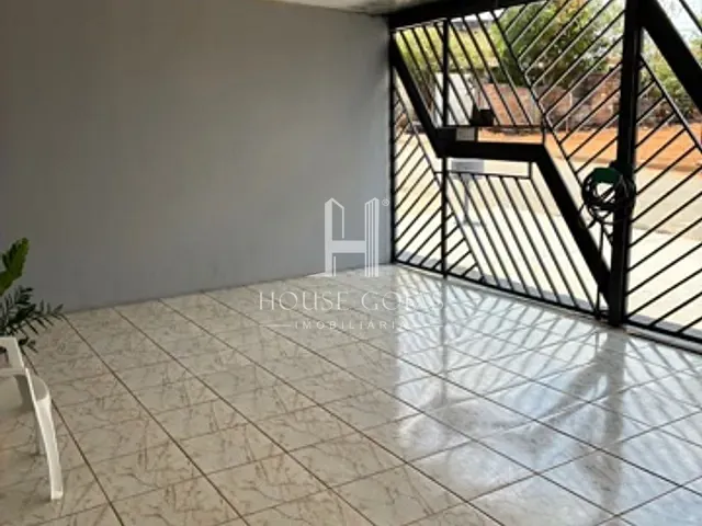 Casa com 360m² 3 quartos e 2 banheiros, à venda, no bairro Jardim Mont Serrat em Aparecida de Goiânia
