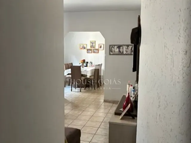 Casa com 360m² 3 quartos e 2 banheiros, à venda, no bairro Jardim Mont Serrat em Aparecida de Goiânia