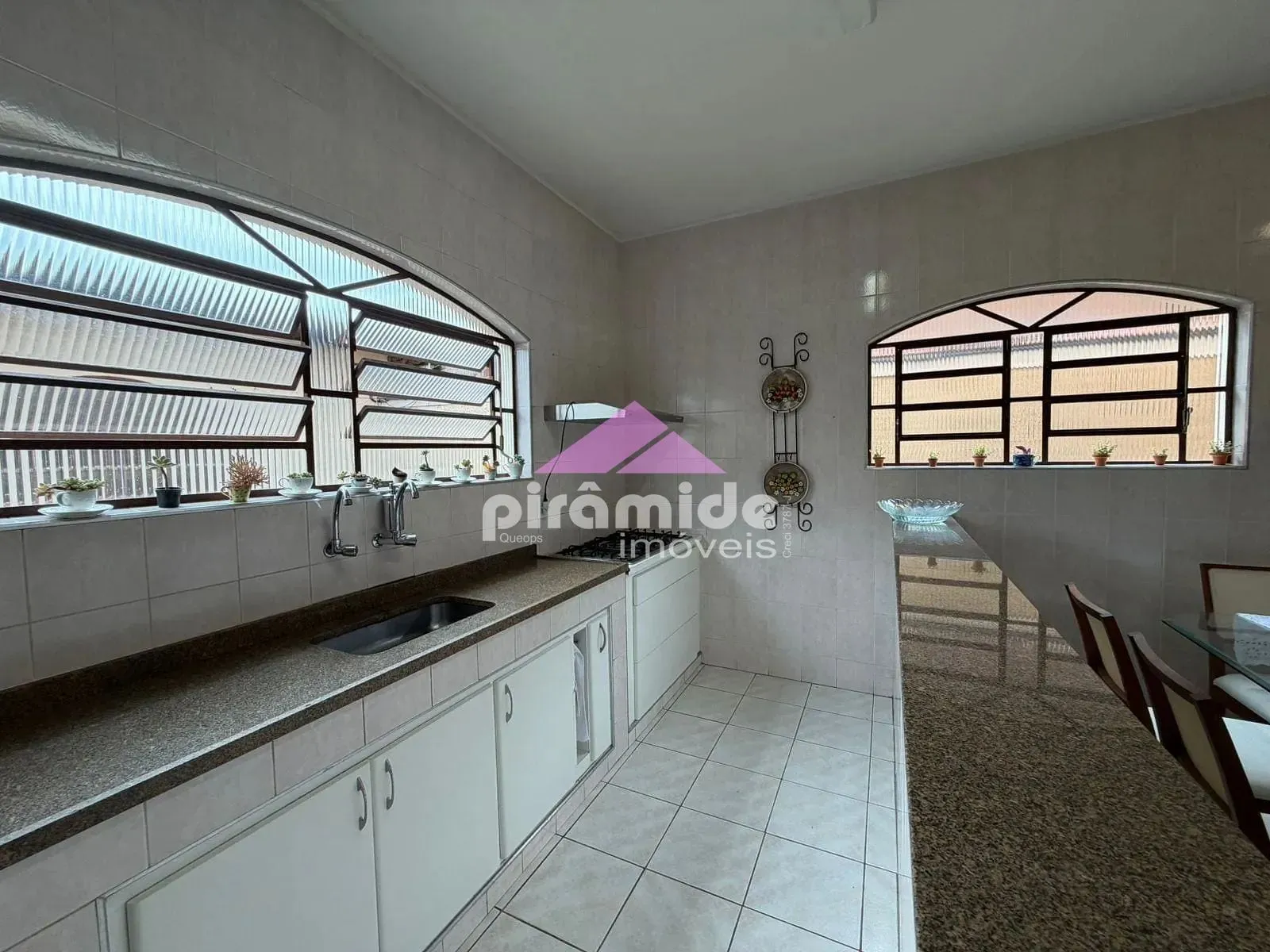 Casa, 4 quartos, 230 m² - Foto 9