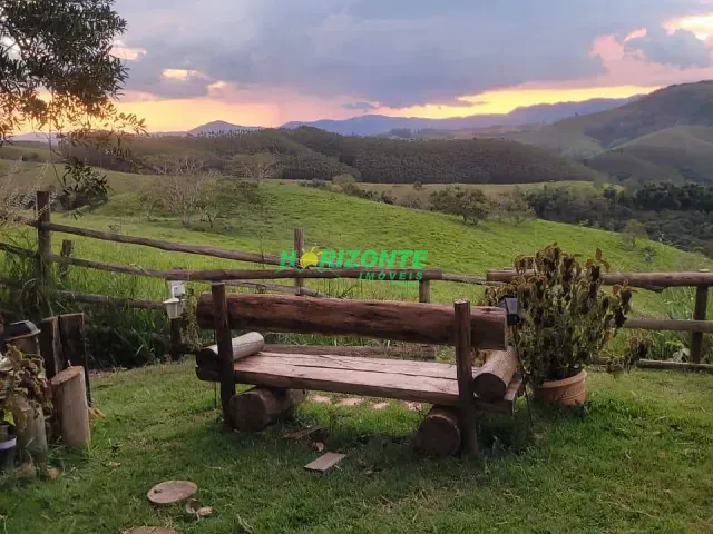 Casa 1 quarto e 1 banheiro, à venda, no bairro Sobrado em São José dos Campos