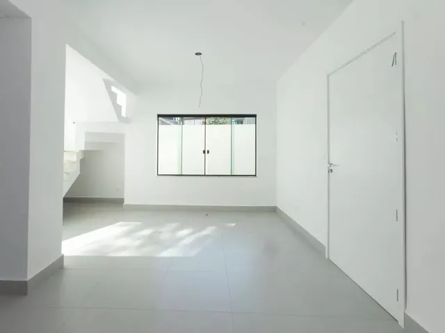 Casa 2 quartos e 2 banheiros, à venda, no bairro Santa Felicidade em Curitiba
