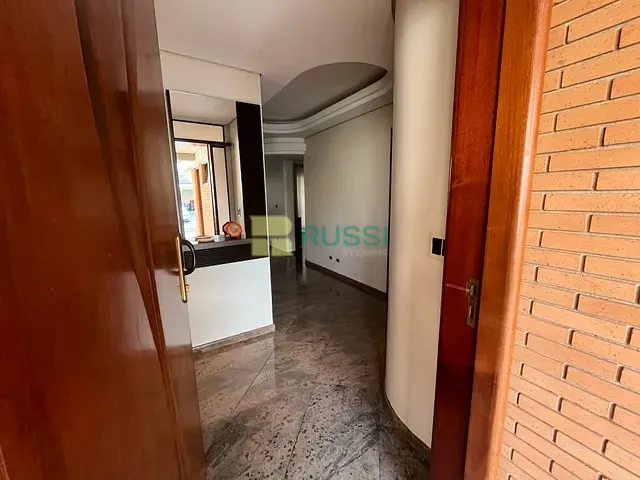 Casa com 360m² 4 quartos e 6 banheiros, à venda ou para alugar, no bairro Jardim das Colinas em São José dos Campos