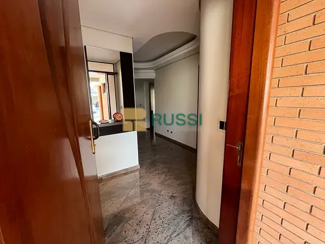 Casa com 360m² 4 quartos e 6 banheiros, à venda ou para alugar, no bairro Jardim das Colinas em São José dos Campos