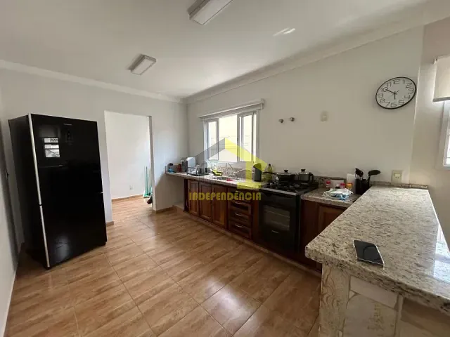 Casa com 300m² 4 quartos e 3 banheiros, à venda, no bairro Residencial Fazenda Serrinha em Itatiba