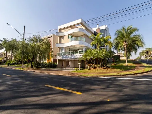 Casa com 500m² 4 quartos e 5 banheiros, à venda, no bairro Vivendas do Arvoredo em Londrina