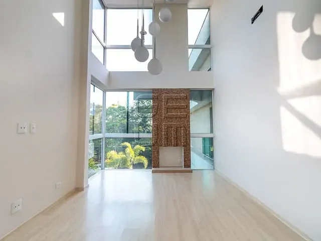 Casa com 500m² 4 quartos e 5 banheiros, à venda, no bairro Vivendas do Arvoredo em Londrina