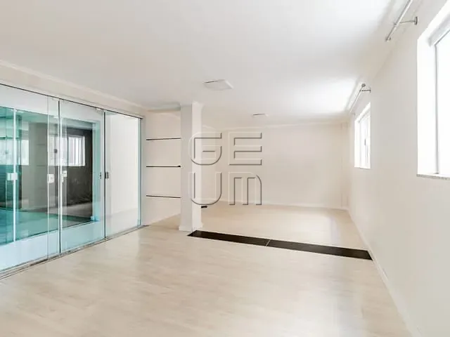 Casa com 500m² 4 quartos e 5 banheiros, à venda, no bairro Vivendas do Arvoredo em Londrina