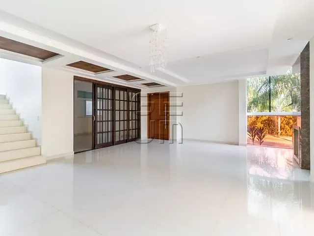 Casa com 500m² 4 quartos e 5 banheiros, à venda, no bairro Vivendas do Arvoredo em Londrina