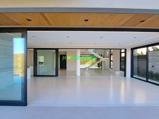 Casa com 535m² 4 quartos e 6 banheiros, à venda, no bairro urbanova em São José dos Campos