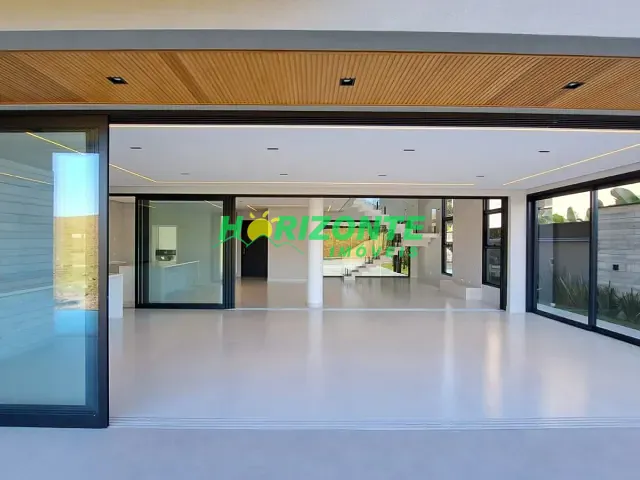 Casa com 535m² 4 quartos e 6 banheiros, à venda, no bairro urbanova em São José dos Campos