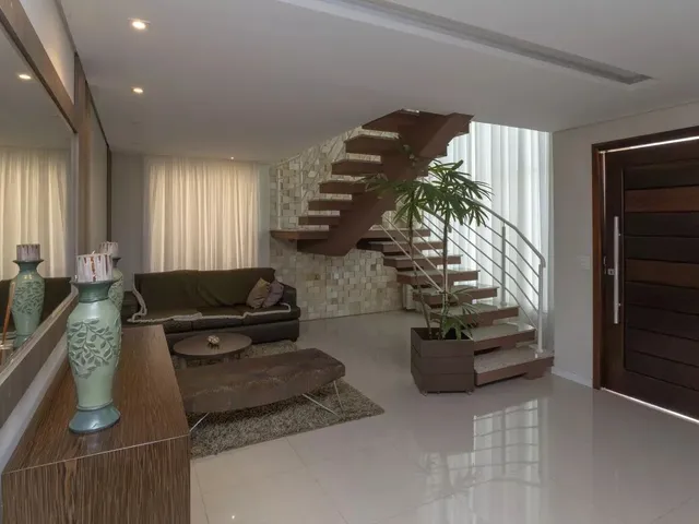 Casa com 200m² 3 quartos e 4 banheiros, à venda, no bairro Orleans em Curitiba