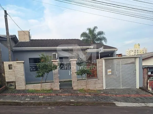 Casa com 200m² 2 quartos e 1 banheiro, à venda, no bairro Passo dos Fortes em Chapecó
