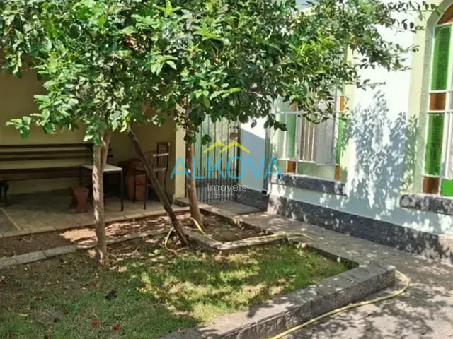 Casa com 500m² 4 quartos e 4 banheiros, à venda, no bairro Jardim das Indústrias em São José dos Campos