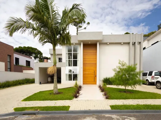 Casa com 1302m² 4 quartos e 5 banheiros, à venda, no bairro Butiatuvinha em Curitiba