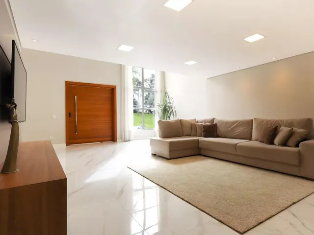 Casa com 1302m² 4 quartos e 5 banheiros, à venda, no bairro Butiatuvinha em Curitiba