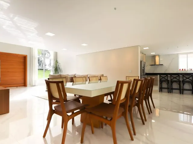 Casa com 1302m² 4 quartos e 5 banheiros, à venda, no bairro Butiatuvinha em Curitiba