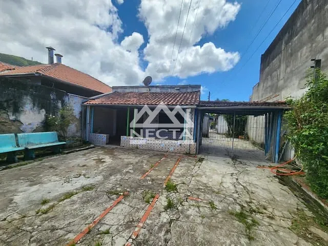 Casa com 620m² 5 quartos e 3 banheiros, à venda, no bairro Centro em Caraguatatuba