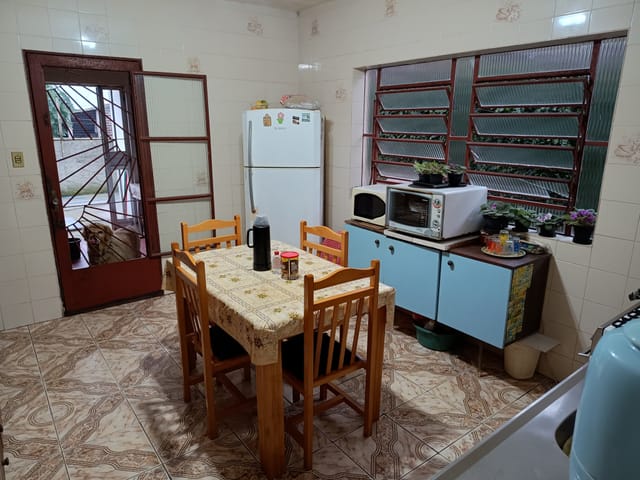 Casa com 480m² 3 quartos e 2 banheiros, à venda, no bairro Areal em Pelotas