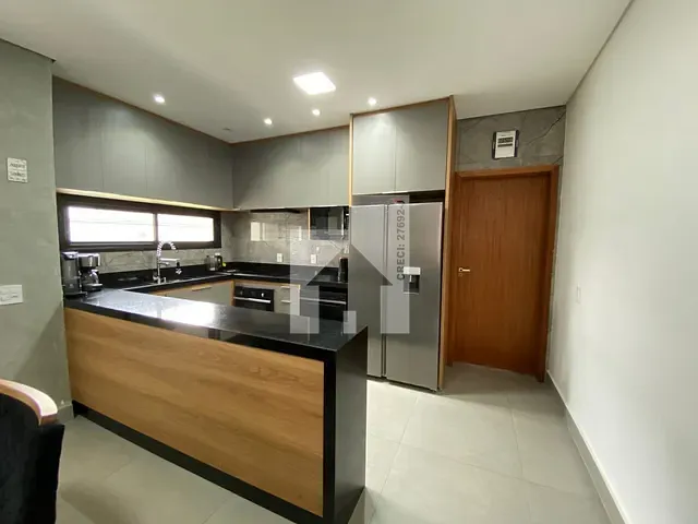 Casa com 300m² 3 quartos e 3 banheiros, à venda, no bairro Jardim Itália em Itupeva