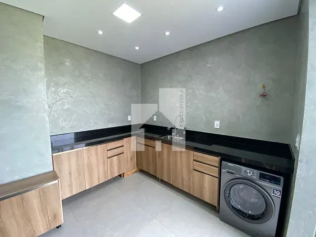 Casa com 300m² 3 quartos e 3 banheiros, à venda, no bairro Jardim Itália em Itupeva