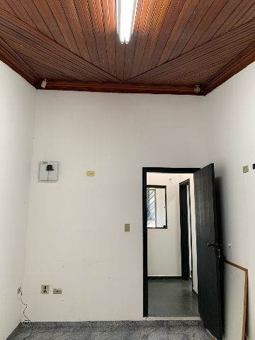 Casa para alugar, no bairro Centro em Pindamonhangaba
