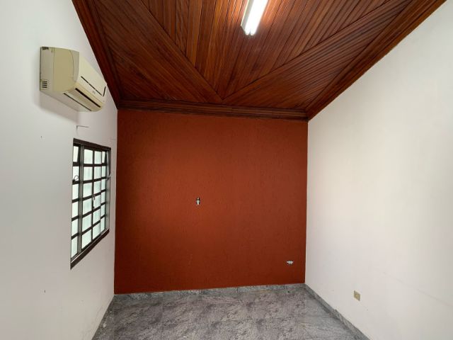 Casa para alugar, no bairro Centro em Pindamonhangaba