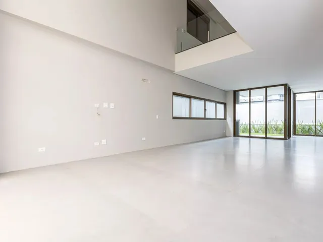 Casa 4 quartos e 3 banheiros, à venda, no bairro São Braz em Curitiba