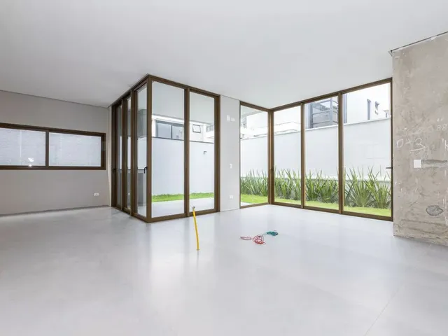 Casa 4 quartos e 3 banheiros, à venda, no bairro São Braz em Curitiba