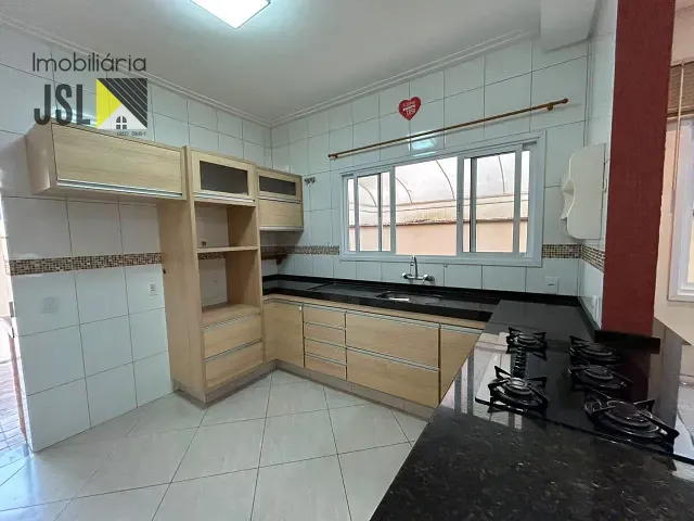 Casa com 250m² 2 quartos e 4 banheiros, à venda, no bairro Condomínio Residencial Bela Vista em Caçapava