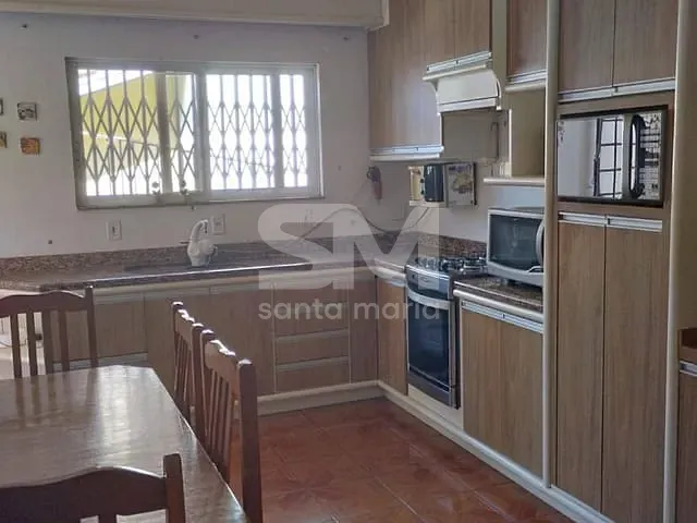Casa 4 quartos e 3 banheiros, à venda, no bairro Universitário em Chapecó