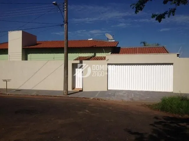 Casa com 300m², para alugar, no bairro Jardim São Bento em Uberaba