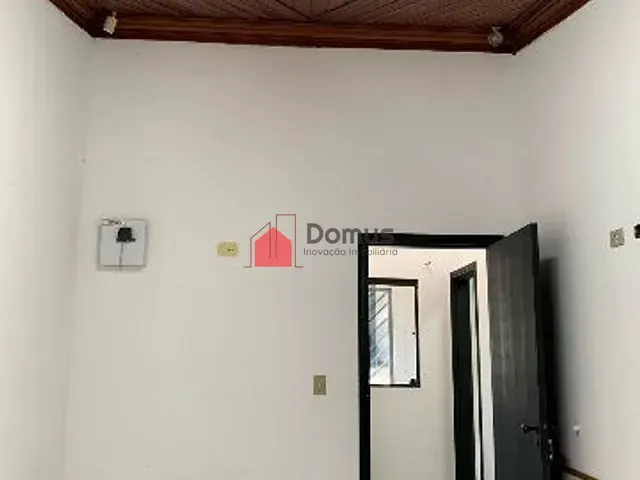 Casa com 1127m², para alugar, no bairro São Benedito em Guaratinguetá