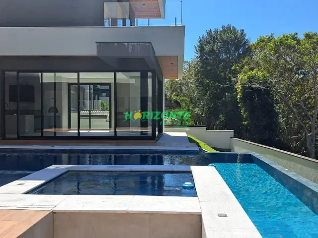 Casa com 955m² 5 quartos e 8 banheiros, à venda, no bairro urbanova em São José dos Campos