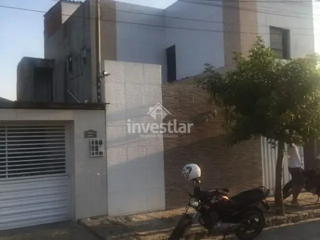 Casa 4 quartos e 3 banheiros, à venda, no bairro Presidente Médici em Campina Grande