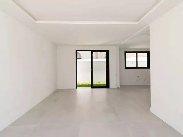 Casa 3 quartos e 3 banheiros, à venda, no bairro Santa Felicidade em Curitiba