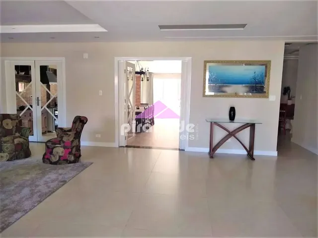 Casa com 790m² 4 quartos e 5 banheiros, à venda, no bairro Jardim Santa Maria em Jacareí