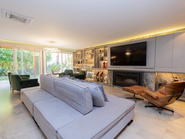 Casa com 283m² 3 quartos e 3 banheiros, à venda, no bairro Areal em Pelotas