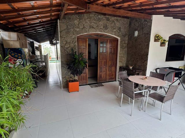 Casa com 200m² 3 quartos e 1 banheiro, à venda, no bairro Vila de Abrantes (Abrantes) em Camaçari