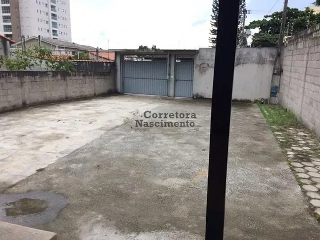 Casa com 1004m² 3 quartos e 2 banheiros, à venda, no bairro Jardim Califórnia em Jacareí
