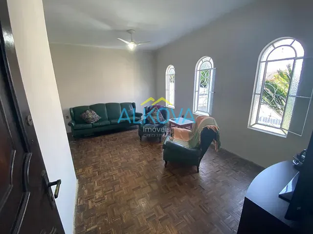 Casa com 250m² 3 quartos e 3 banheiros, à venda, no bairro Jardim das Indústrias em São José dos Campos