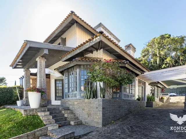Casa com 600m² 4 quartos e 4 banheiros, à venda, no bairro Santa Felicidade em Curitiba