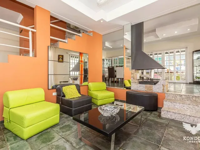Casa com 600m² 4 quartos e 4 banheiros, à venda, no bairro Santa Felicidade em Curitiba