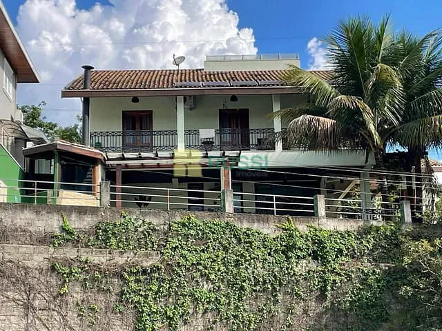 Casa com 864m² 3 quartos e 5 banheiros, à venda, no bairro Urbanova em São José dos Campos