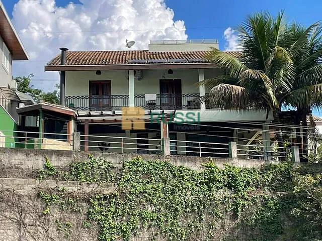 Casa com 864m² 3 quartos e 5 banheiros, à venda, no bairro Urbanova em São José dos Campos