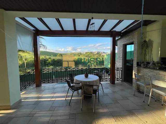 Casa com 864m² 3 quartos e 5 banheiros, à venda, no bairro Urbanova em São José dos Campos