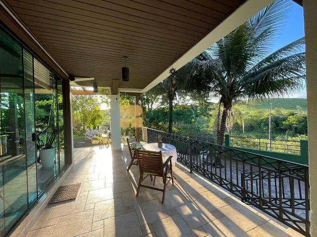 Casa com 864m² 3 quartos e 5 banheiros, à venda, no bairro Urbanova em São José dos Campos