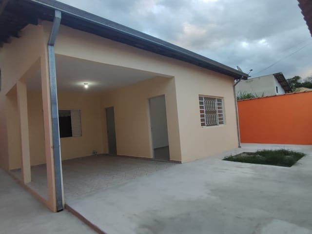 Casa com 264m² 3 quartos e 2 banheiros, à venda, no bairro Residencial Mantiqueira em Pindamonhangaba